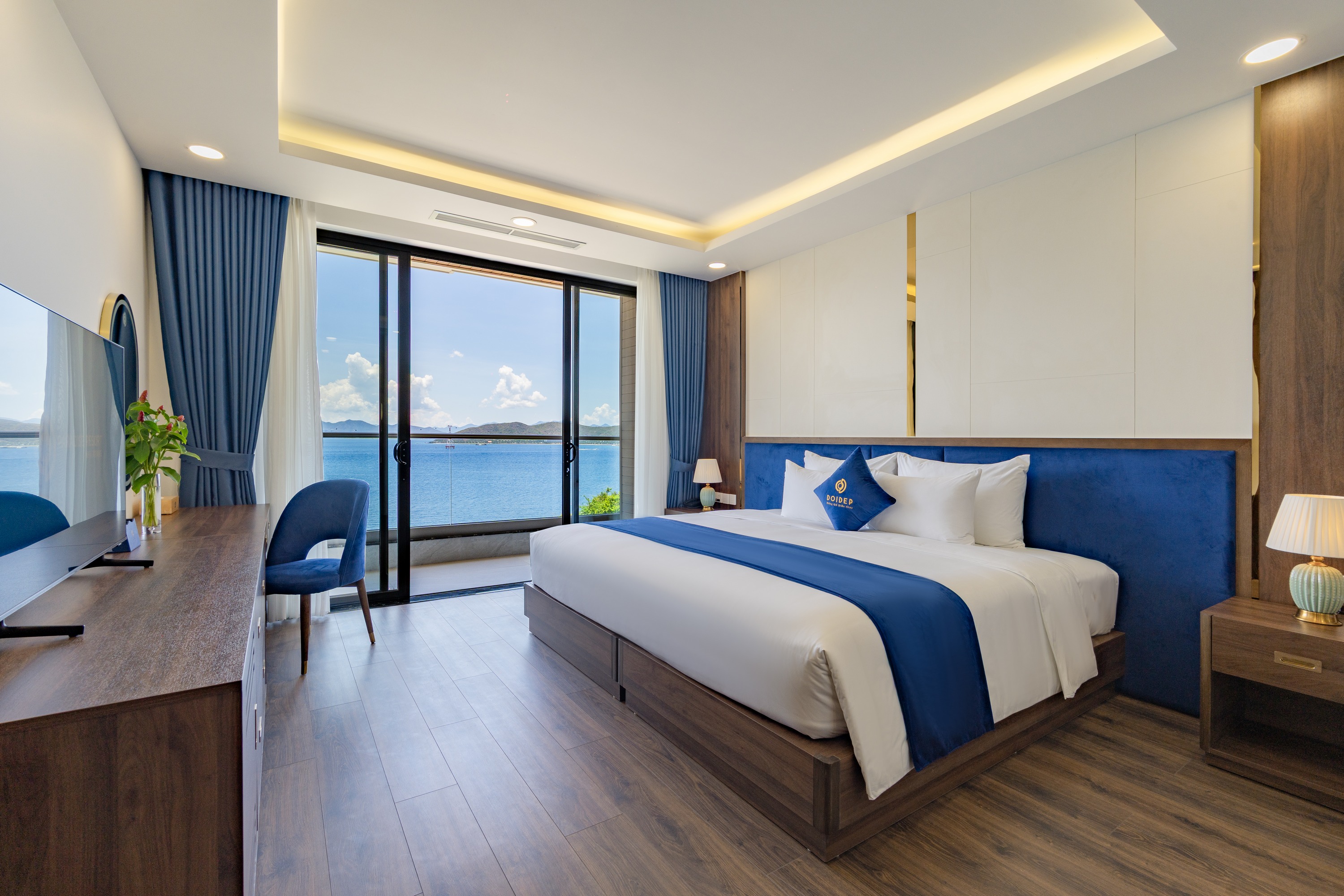 Premier Ocean Suite Room